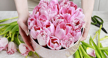 Blumenbox - Fehlt Dir noch das gewisse Etwas, um den Frühling in der Wohnung willkommen zu heißen? Dann hol Dir die blühende Jahreszeit doch einfach mit unserer schönen Blumenbox in die Küche!