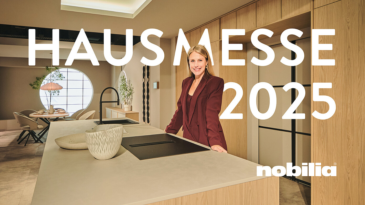 [Translate to es:] Entdecken Sie die Highlights der nobilia Hausmesse 2024 in unserem Hausmessevideo.