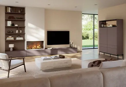 Wohnzimmer im Berry-Farbton mit Antifingerprint-Front SENSO 498, TV-Lowboard und Wohnzimmerschrank