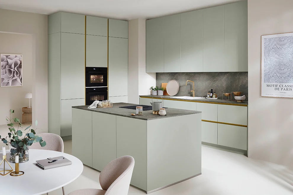 Grifflose Küche in Jade Premium matt.