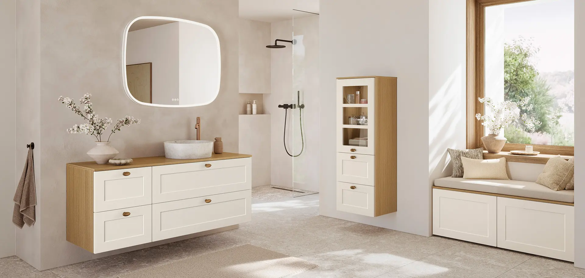 Helles Bad im Landhausstil in Magnolia und warmer Eicheoptik, Midischrank mit Glasrahmentür, Aufbauwaschtisch in Natursteinoptik auf Unterschränken und beleuchtetem LED-Spiegel