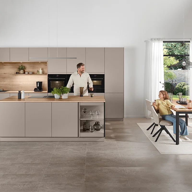 Entdecken die die natürlichen Trendfarben für Möbel 2026.