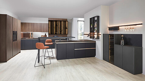 STRUCTURA 407, Nussbaum Milano Nachbildung (1)
