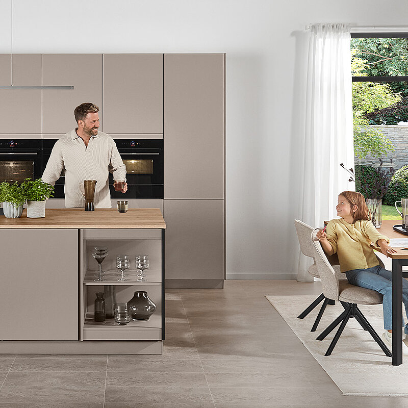 Entdecken die die natürlichen Trendfarben für Möbel 2026.