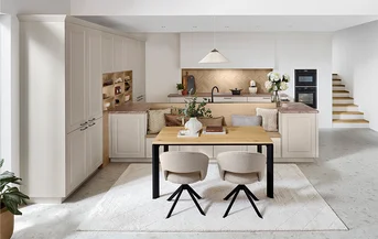 Landhausküche in Sand Perfect matt – klassisch, elegant und wohnlich mit moderner Ausstrahlung.