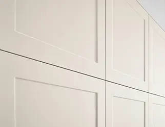 Küchenfronten Nordic 793 in Magnolia mit profilierter Rahmenfront in Detailansicht