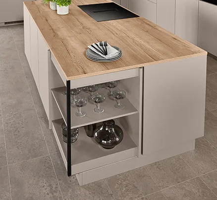 Armoire pivotante FurnSpin : contenu de l'armoire visible par un mouvement de rotation - design moderne, technique intelligente, pas de portes gênantes.