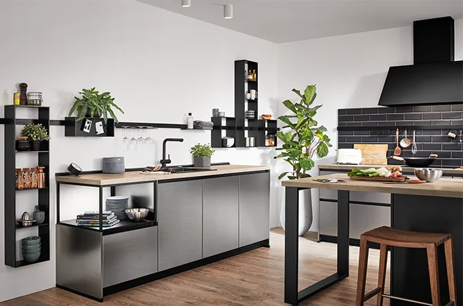 Küche mit dem nobilia Relingsystem.