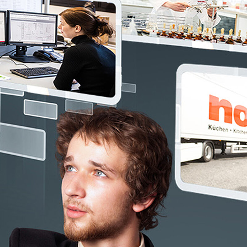 [Translate to nl:] Mann wählt potenzielle Stellen bei nobilia auf Touchscreen.