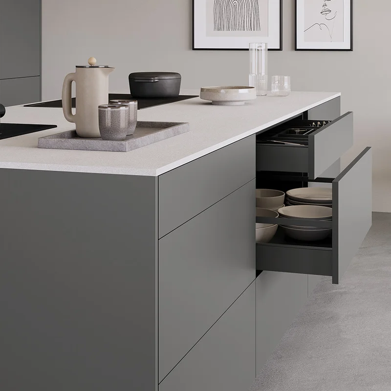 nBOX ladesysteem in leigrijs met duidelijke lijnen, veel opbergruimte en een elegant ontwerp voor moderne keukens.