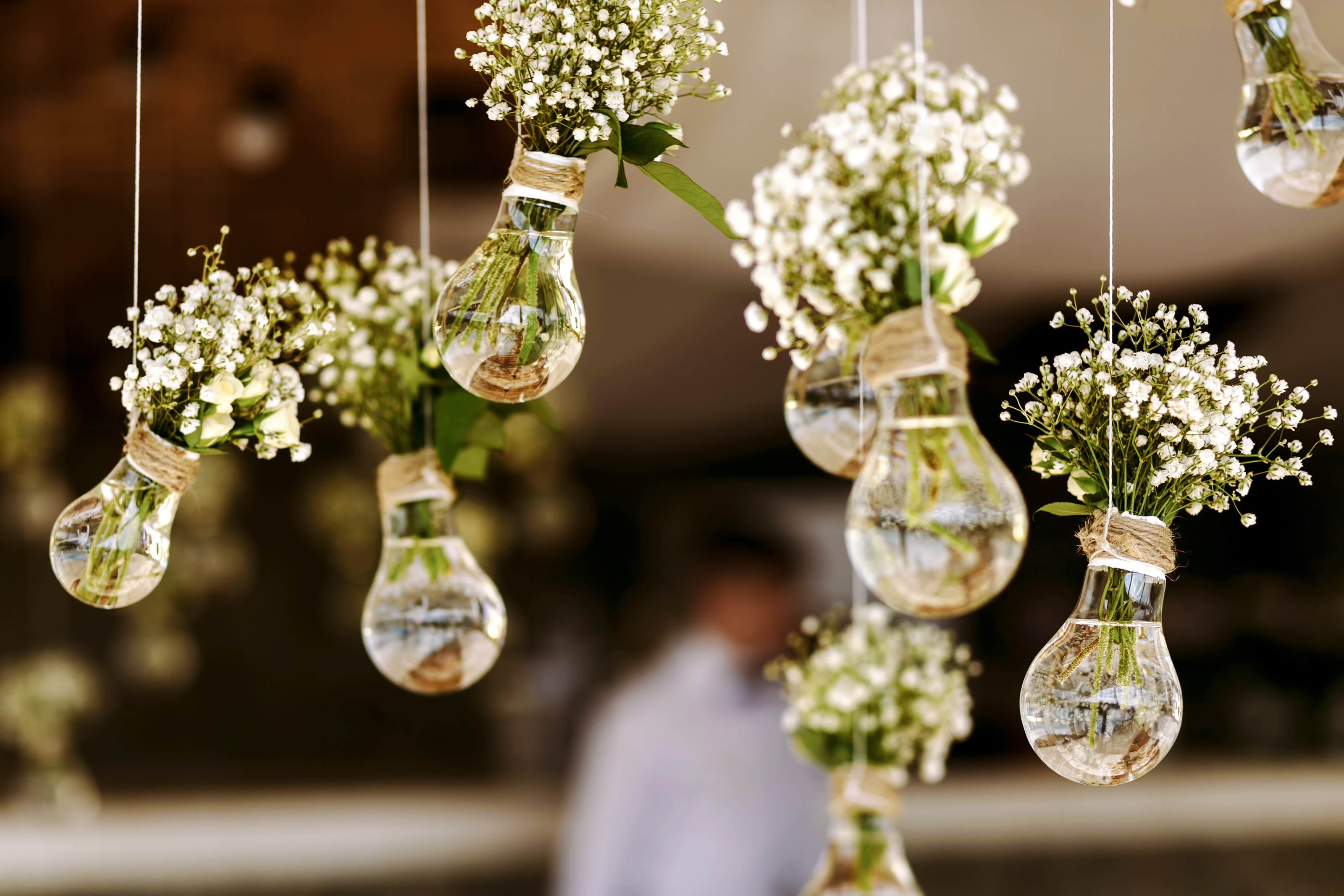 Hanging Flower vases - whether in the kitchen, the living room or outside in the garden – hanging glass containers filled with flowers and foliage add a pretty feature to your home. 