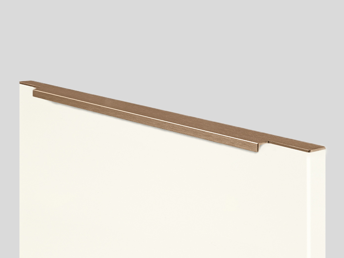  Poignée 810, Poignée profilée, couleur bronze métallique 