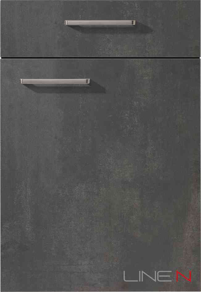 Elegantní tmavě šedé dveře kuchyňských skříněk s elegantními stříbrnými madly, s logem značky LINEN v pravém dolním rohu.